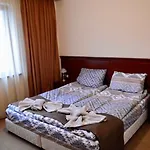 Elinor - Downtown Bansko